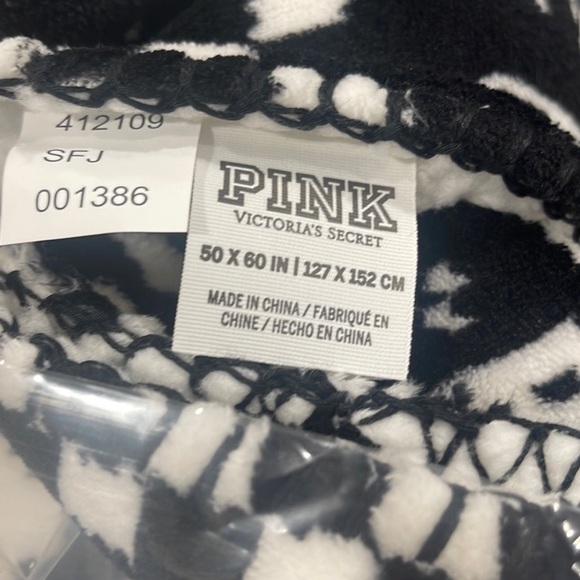 Victorias secret PINK Sherpa blanket NEW - Picture 3 of 5
